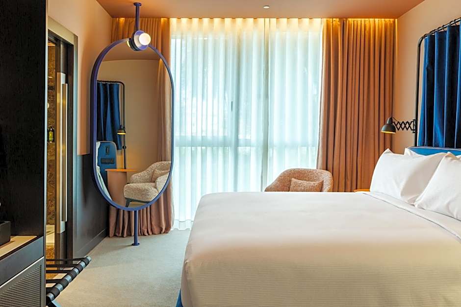 Cenica Porto Hotel, Curio Collection by Hilton