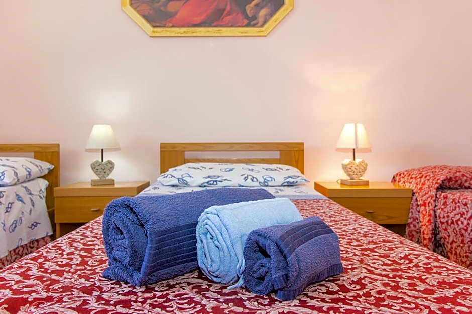 Appartamenti in Villa con ampio giardino esterno