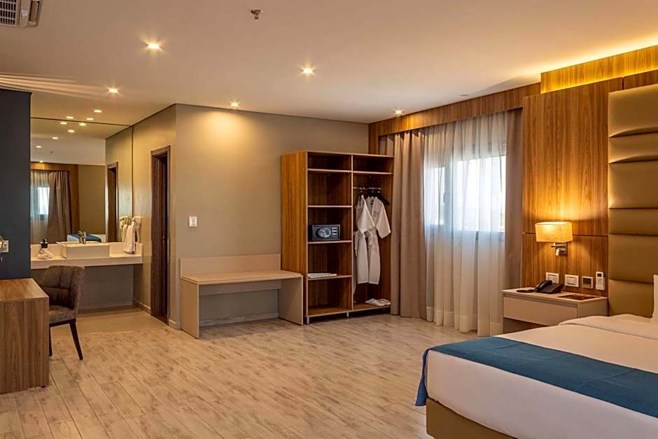 Tryp by Wyndham Asuncion