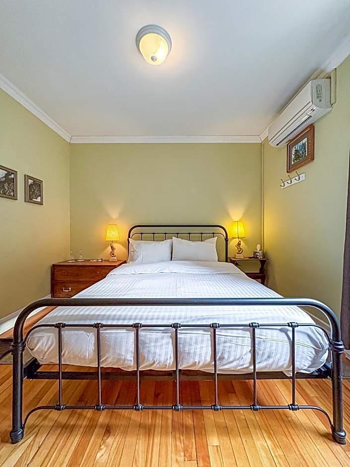 Maison Des Jardins B & B