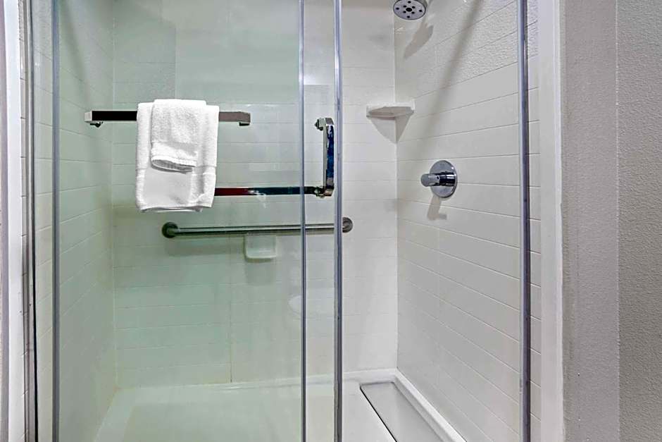 La Quinta Inn & Suites by Wyndham College Station South