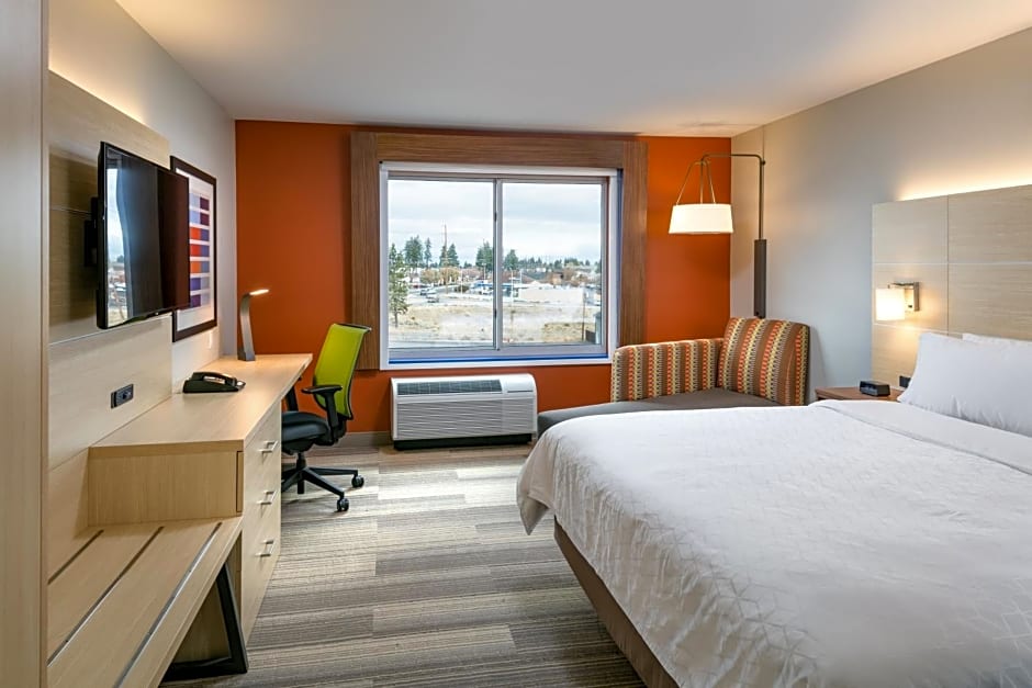 Holiday Inn Express & Suites - Bend South, an IHG Hotel