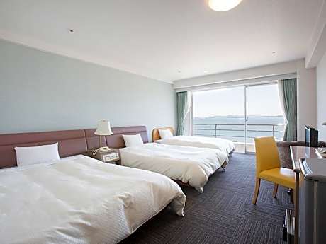 Triple Room with Sea View