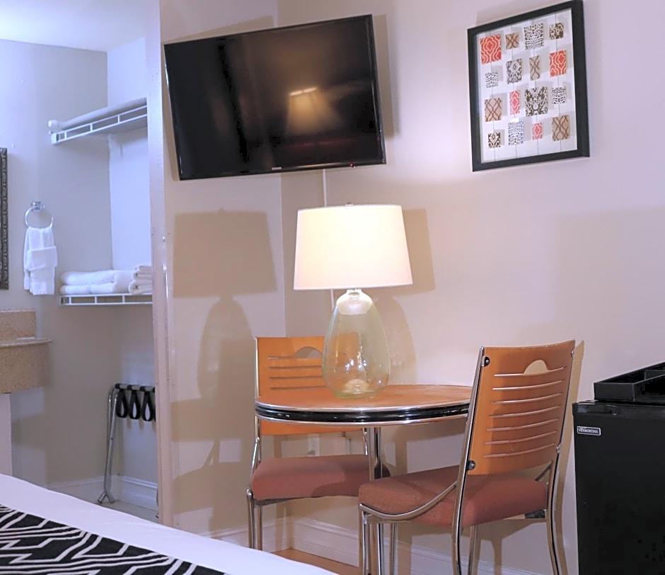 Monte Carlo Inn- Near Disney