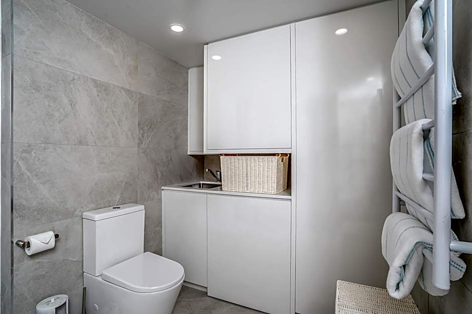 Pacific Plaza Apartments