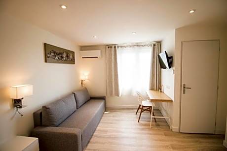 Suite with Mountain View