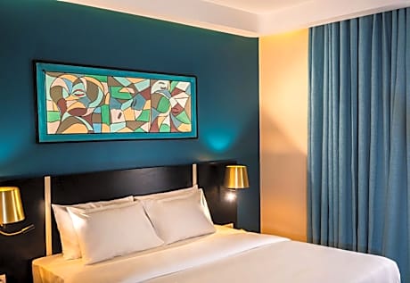 Standard King Room with Pool View