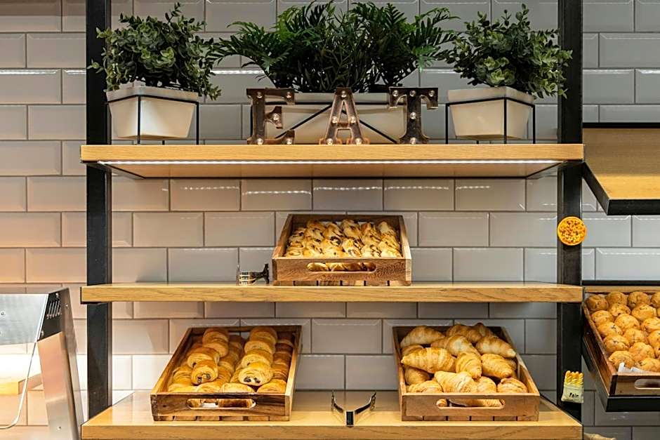 Moxy by Marriott London Stratford