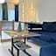 La Luna Premium Deluxe Apartment with Pool & Jacuzzi, Bikes and Secured Parking