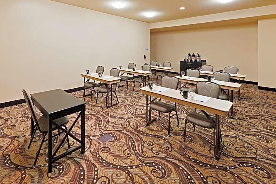 Holiday Inn Express & Suites Oklahoma City NW - Quail Springs By IHG