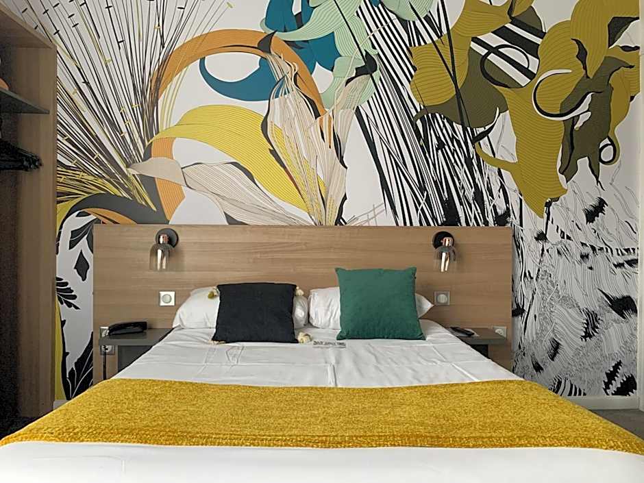 Urban Jungle Hotel Orleans --- ex Grand Hotel