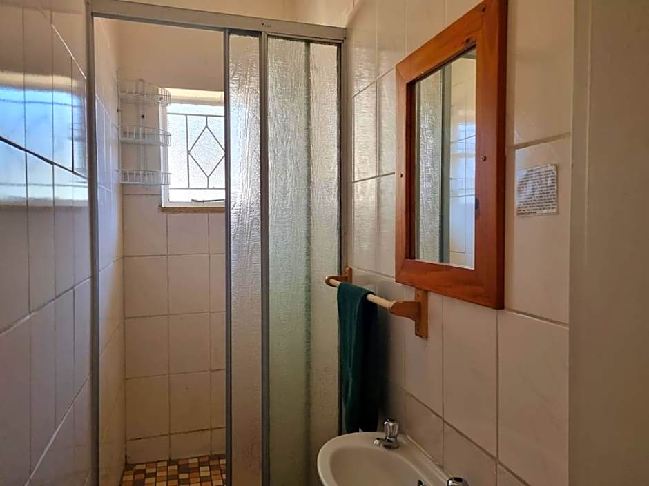 Airport Inn Bed and Breakfast