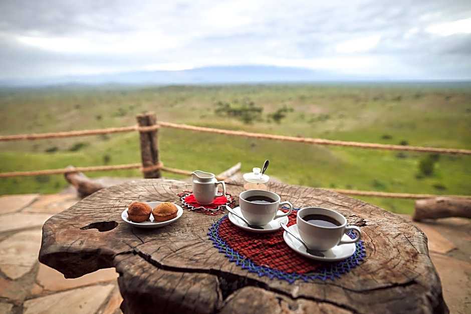 Original Maasai Lodge – Africa Amini Life