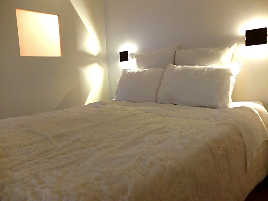 La Maison Jaune – Sete, FL