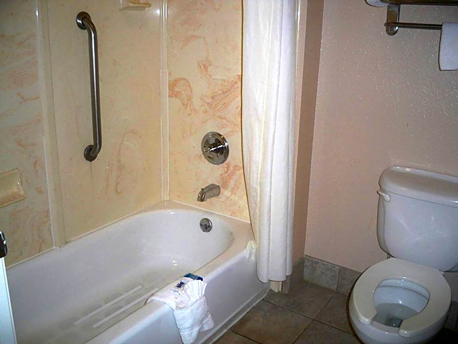 Scottish Inn and Suites Beaumont