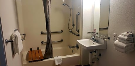 Quadruple Room - Disability Access