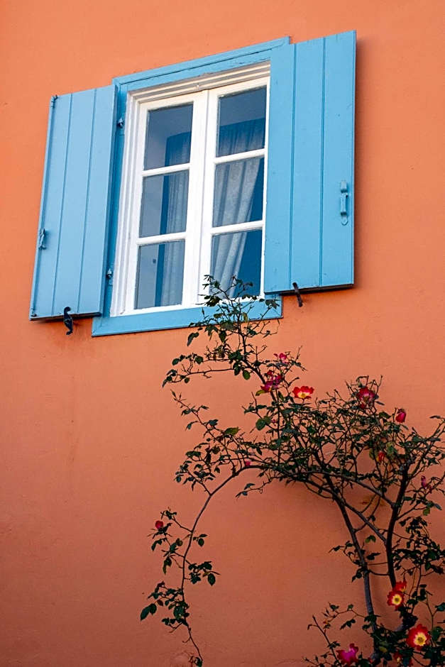 Byron Traditional Hotel