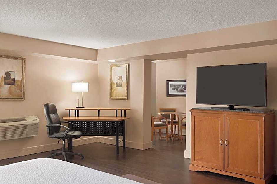 Royal Hotel West Edmonton, Trademark Collection by Wyndham