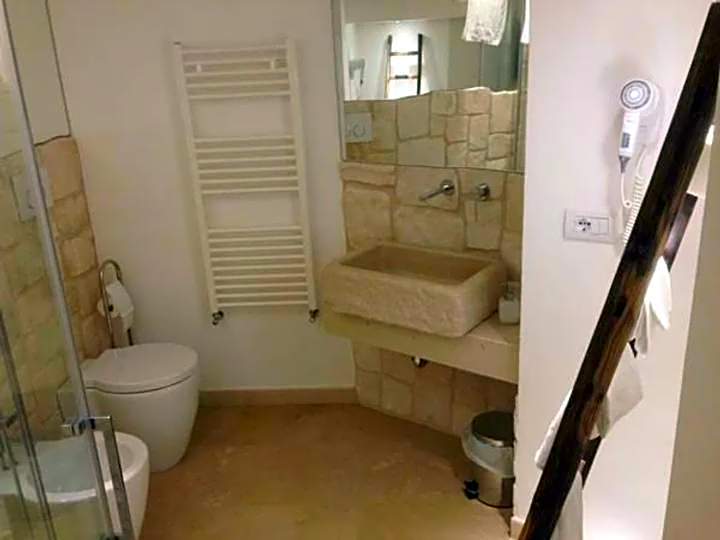 Le Malve Cave Retreat