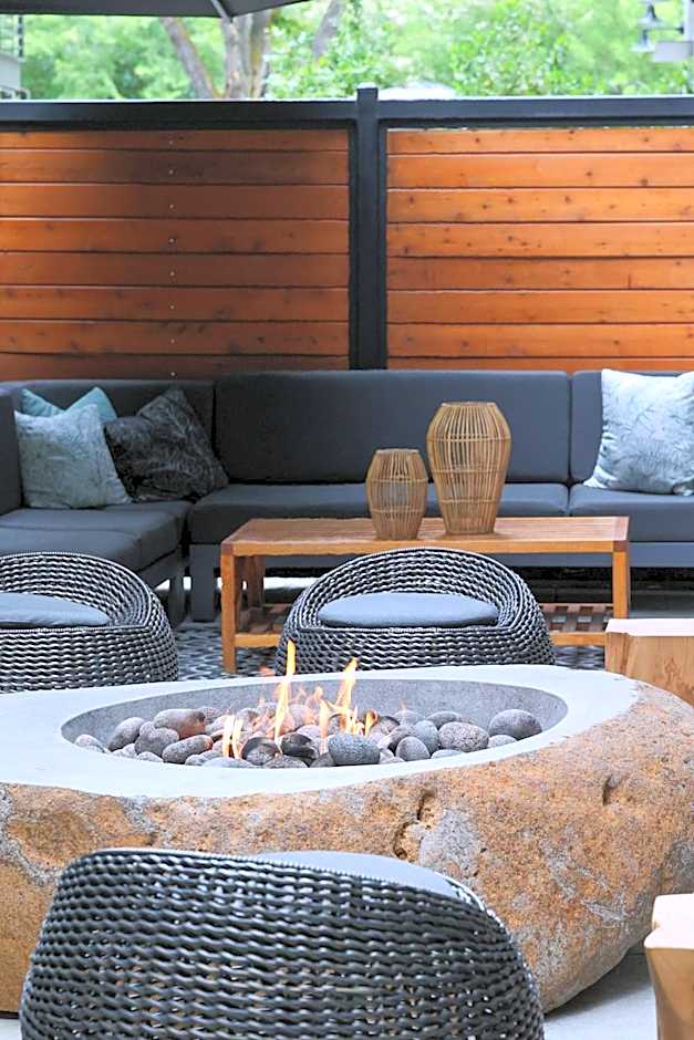 The Fort Sutter Sacramento Tapestry Collection by Hilton