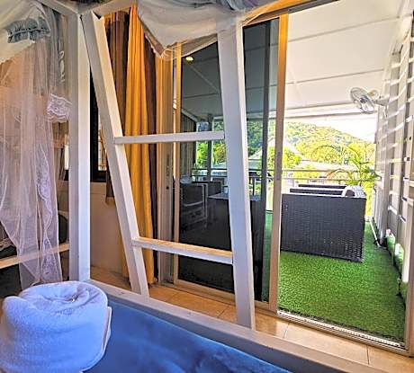 Bed in 4-Bed Mixed Dormitory Room