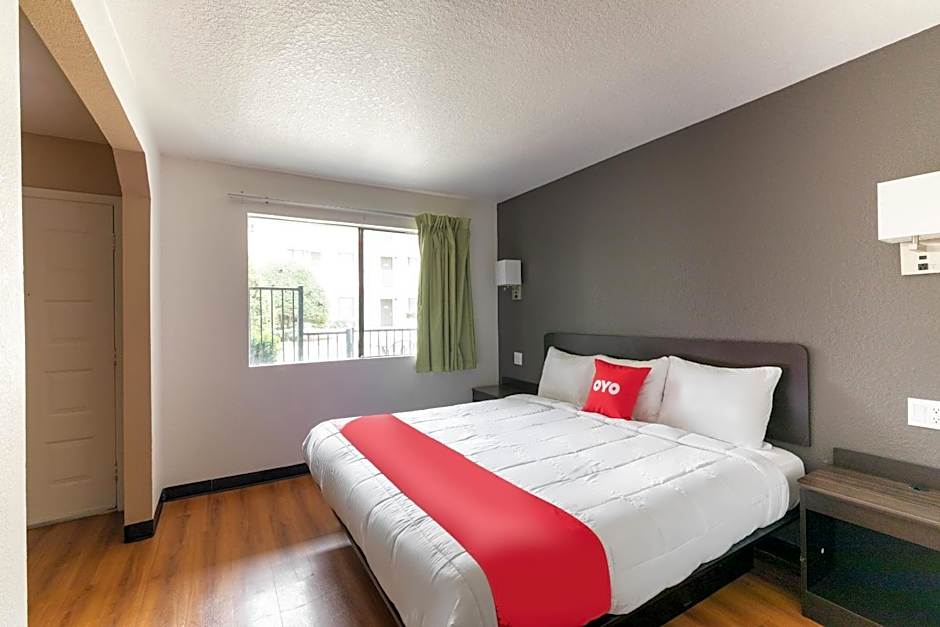 OYO Hotel Irving DFW Airport North