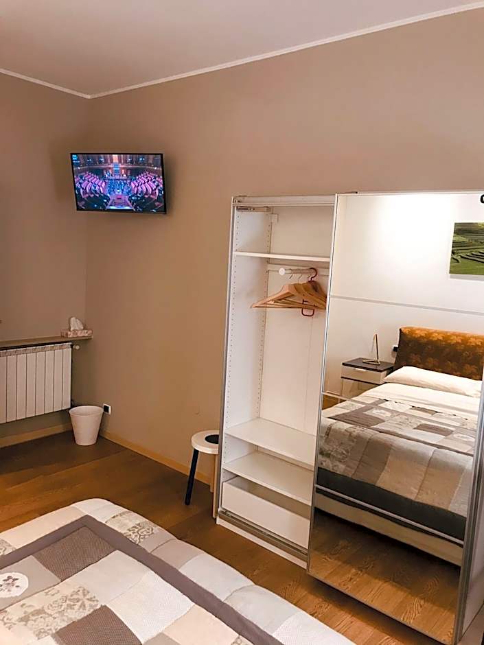 Smart-House Rent-Rooms FREE PARKING