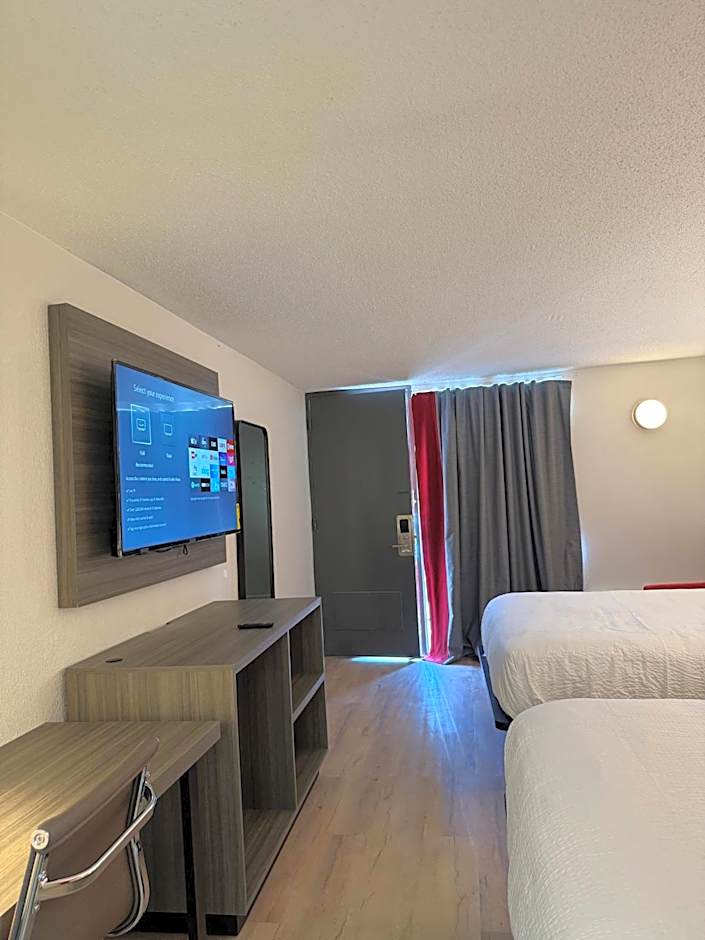 Travelodge by Wyndham Lumberton