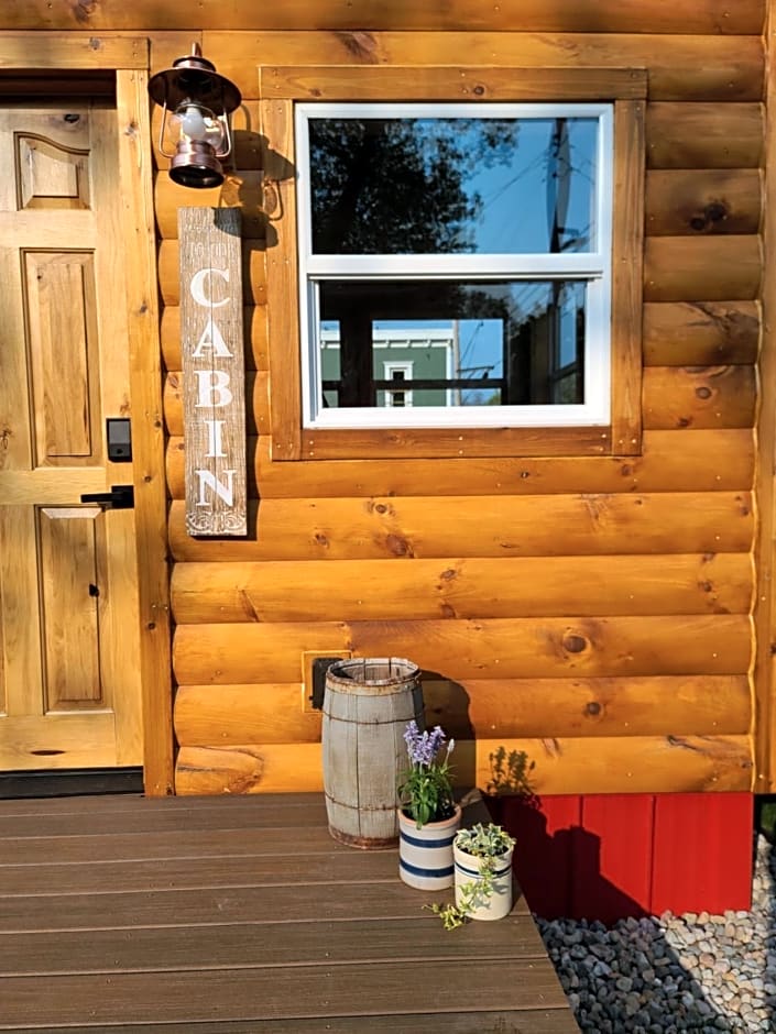 Tiny Digs Lakeshore - Tiny House Lodging