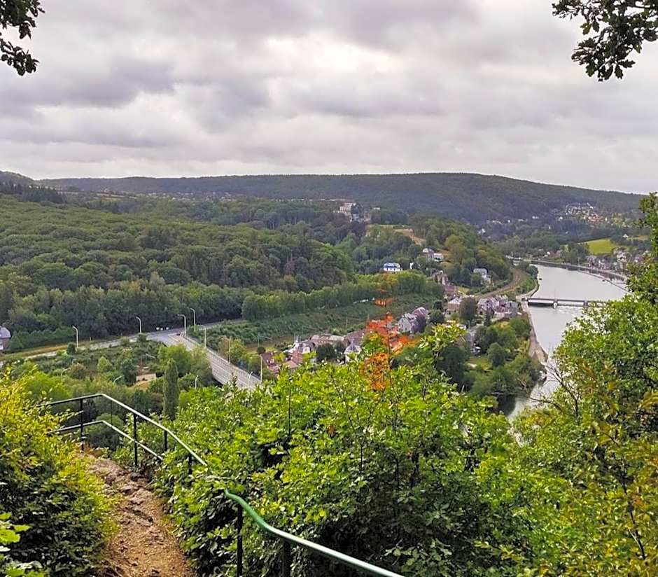 Escale Chambre d'hôtes Au coeur du vieux Profondeville entre Namur et Dinant