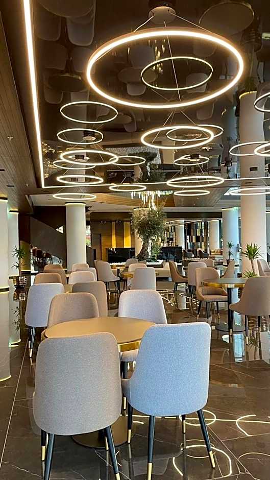 Grand Plaza Hotel & Congress Center