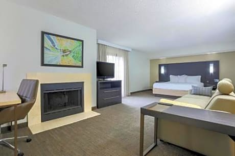 King Studio with Sofa Bed