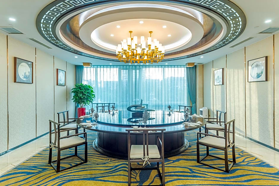 Hundred Hotel Qingdao