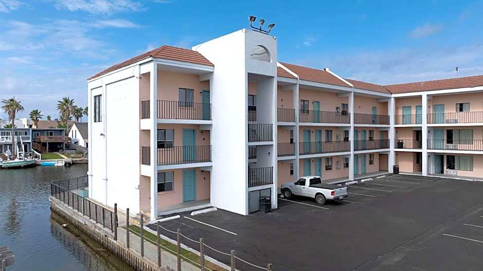 WindWater Hotel and Marina