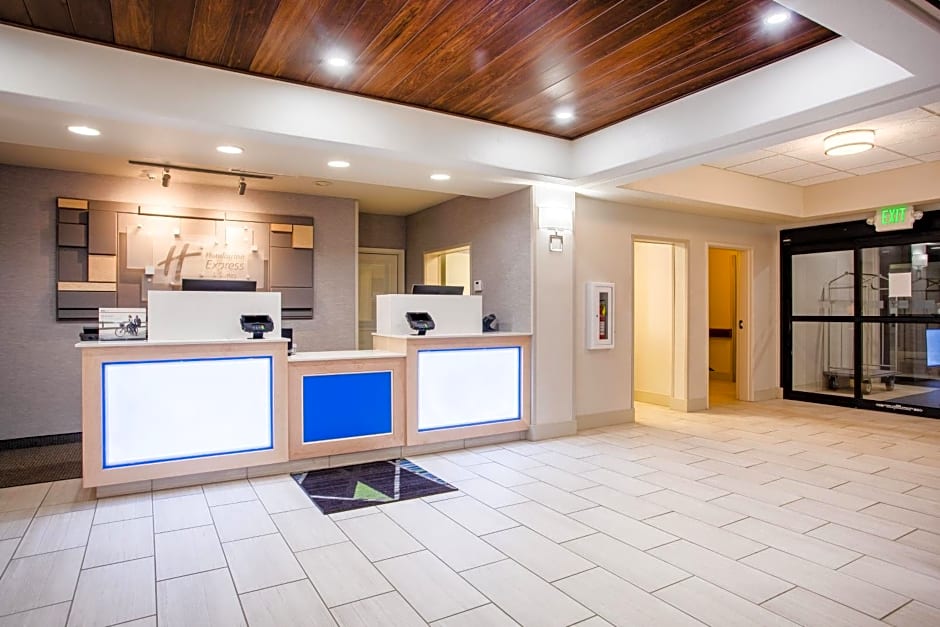 Holiday Inn Express Hotel & Suites Lewisburg By IHG