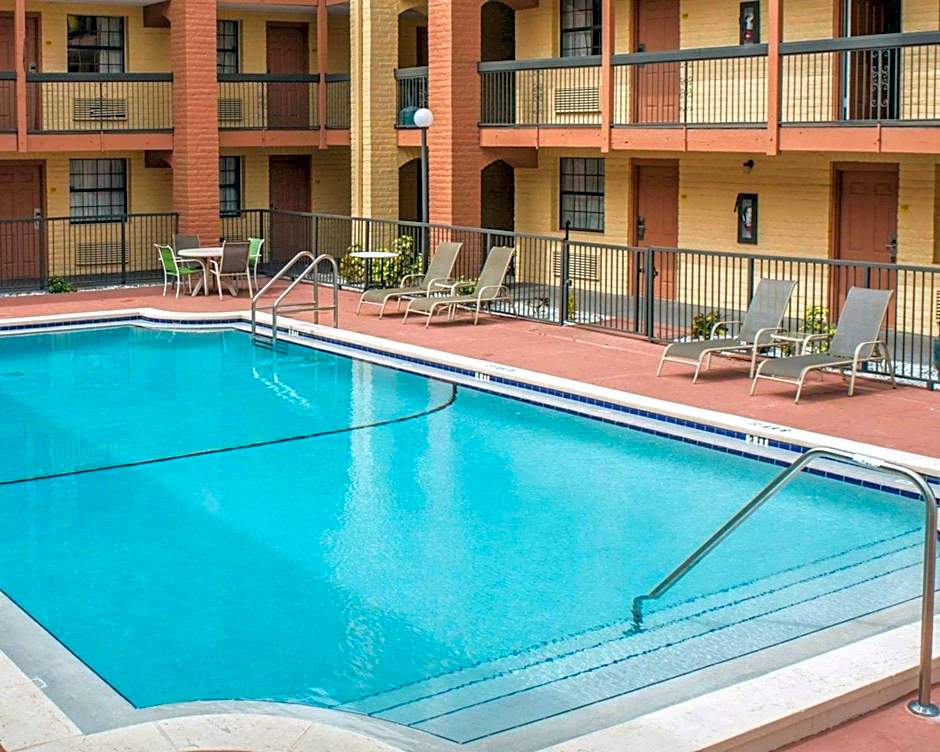 Rodeway Inn Near Ybor City - Casino