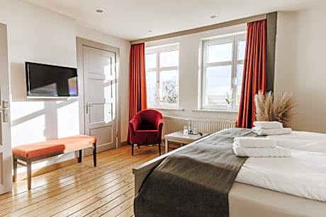 Deluxe Double Room with Bath