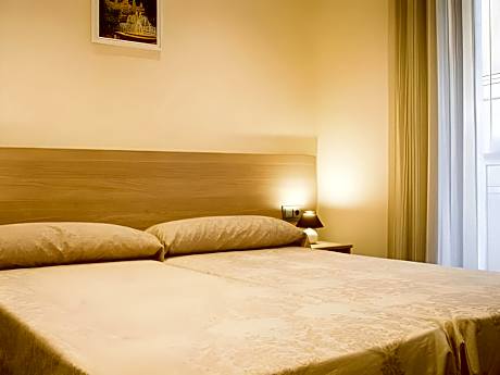 Twin with Shared Bathroom