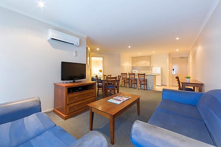 Canberra Parklands Central Apartment Hotel