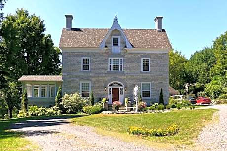 Clyde Hall Bed and Breakfast