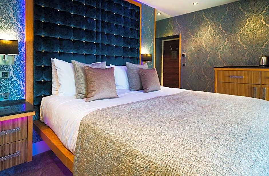 Church Suites by The Cranleigh Boutique