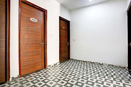 Hotel O Dam View & Restaurant