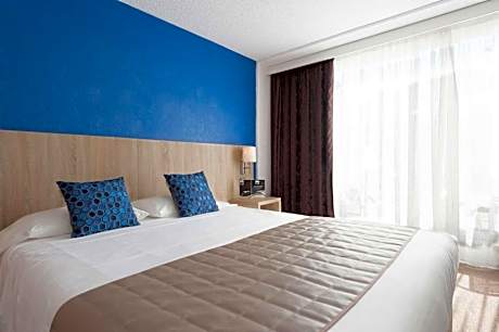 Triple Room with Sea View