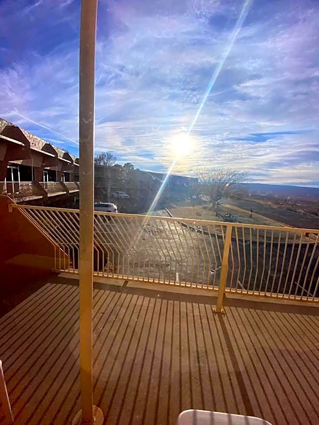 QUALITY INN VIEW OF LAKE POWELL - PAGE
