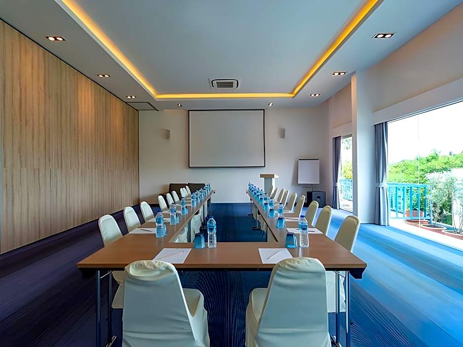 Costa Village Jacuzzi Bangsaray