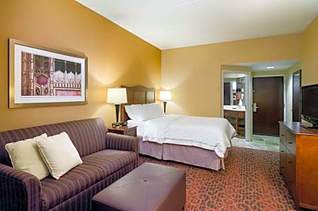 Queen Room with Microwv/Fridge -  Non-Smoking