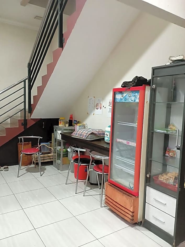 Wisma Lusya near GOR Satria RedPartner