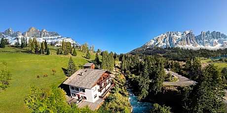 LAKE & RIVER Hotel