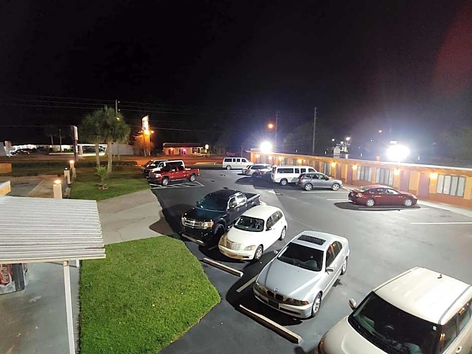 Relax Inn Silver Springs