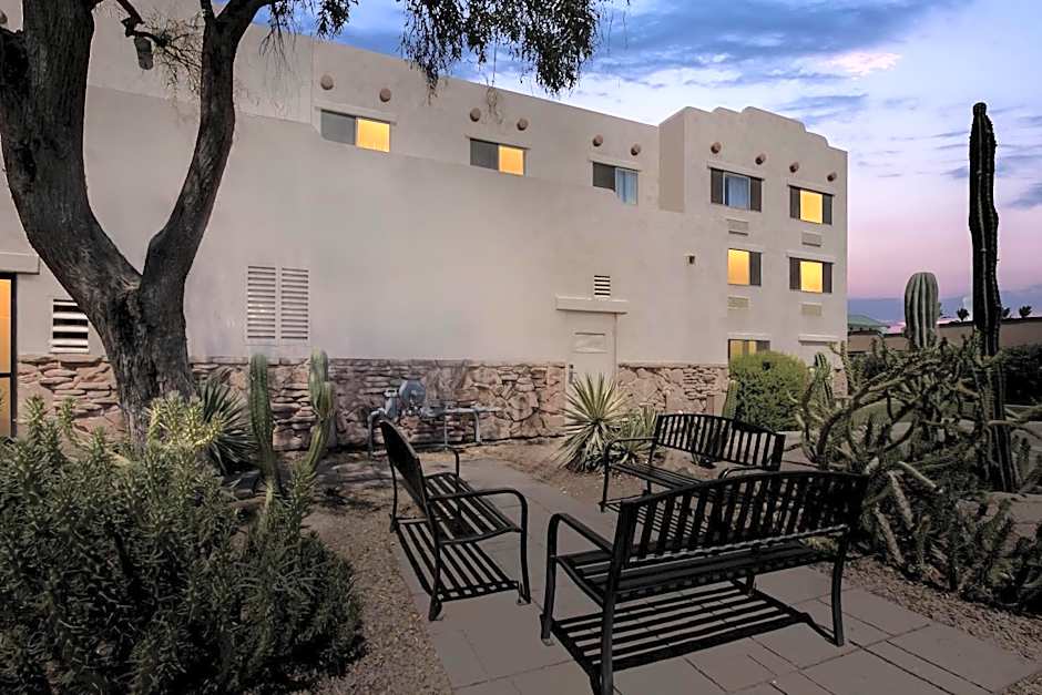 Red Lion Inn & Suites Goodyear - West Phoenix